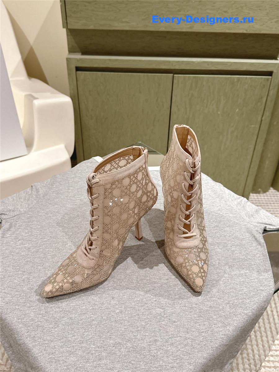 D10r pink capture heeled ankle boot