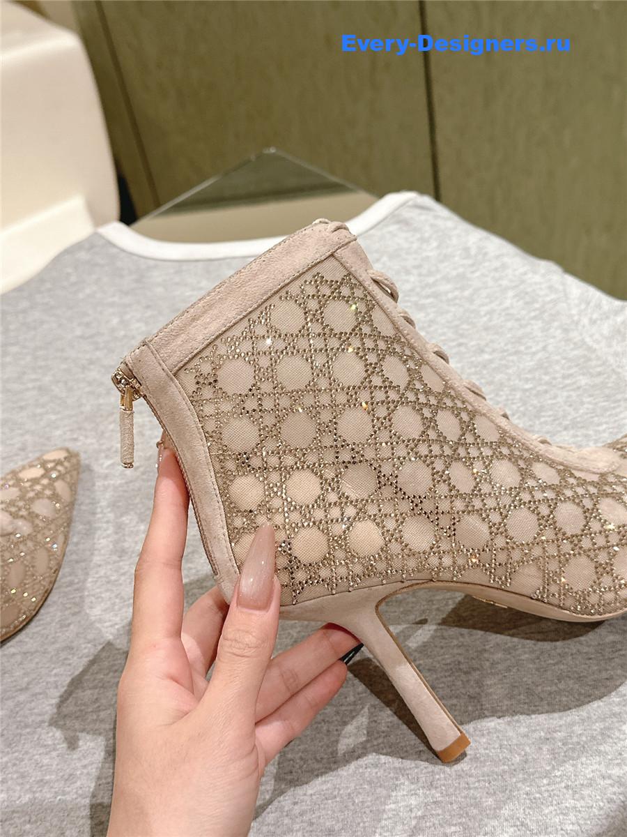 D10r pink capture heeled ankle boot