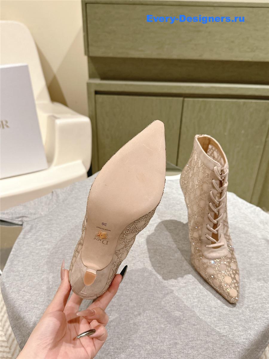 D10r pink capture heeled ankle boot