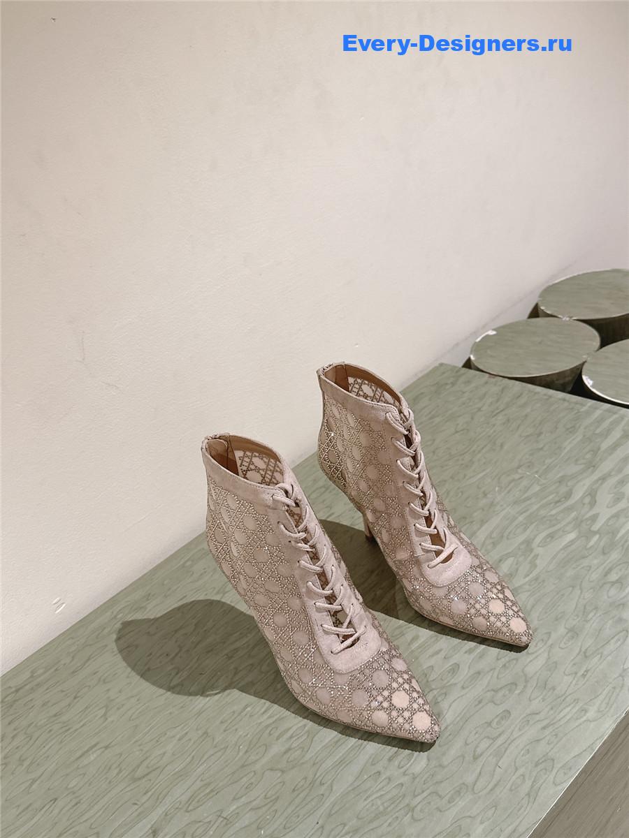 D10r pink capture heeled ankle boot