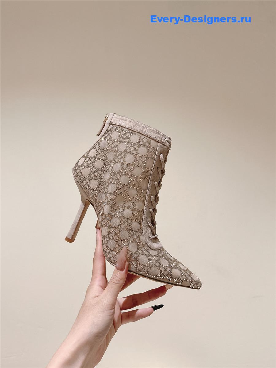 D10r pink capture heeled ankle boot