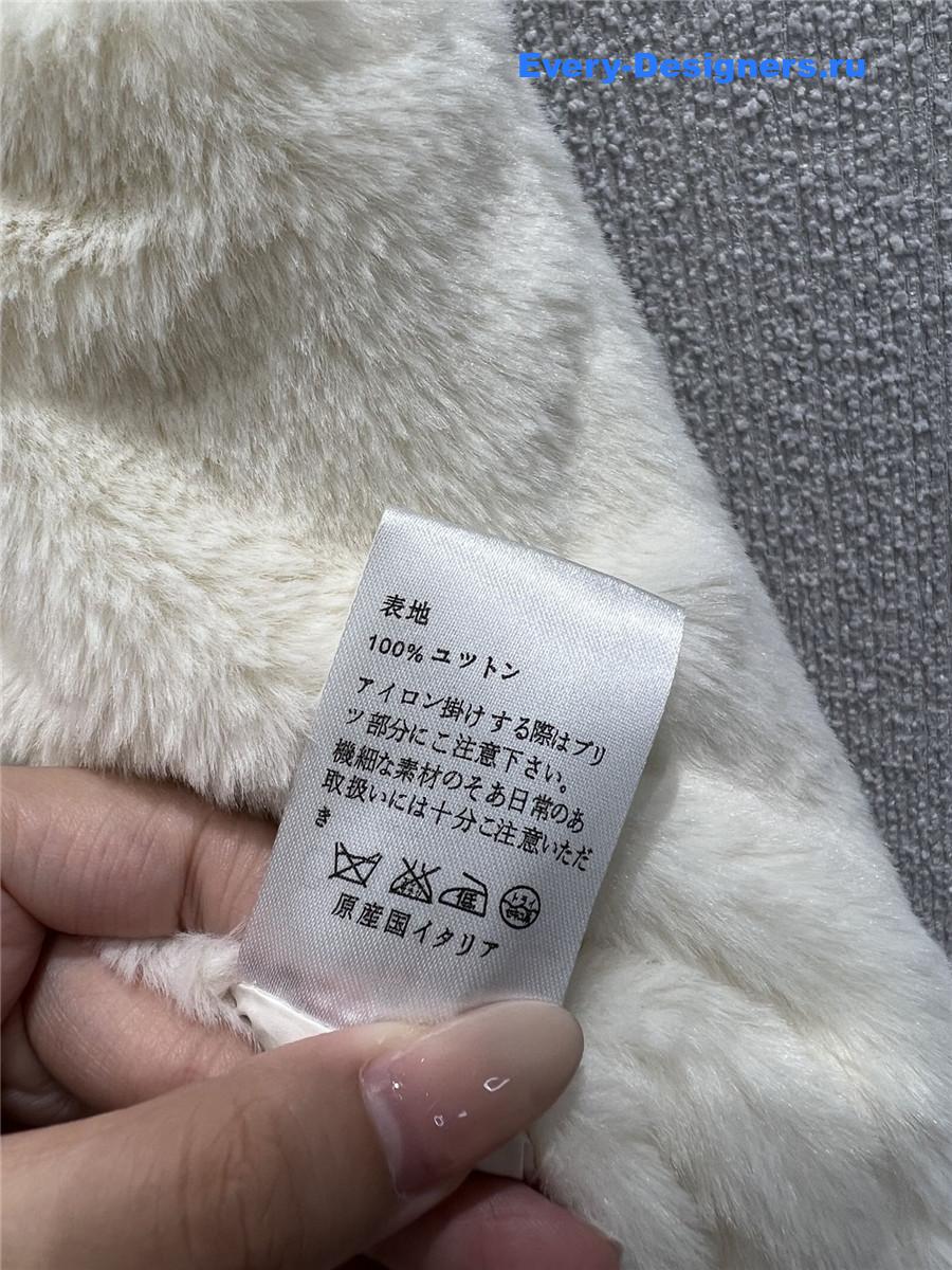 D10r white cd plaid quilted vest