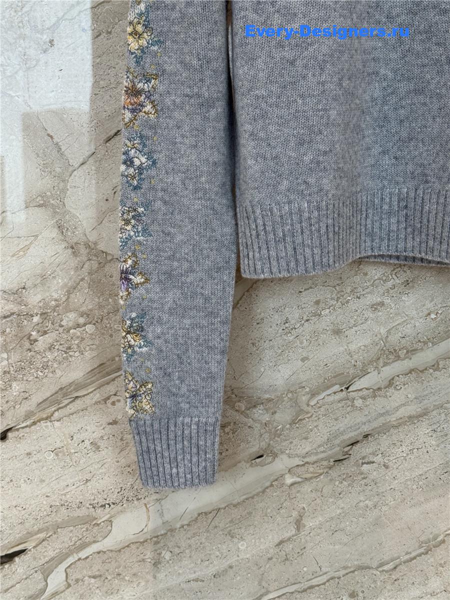 D10r grey embroidered cashmere sweater