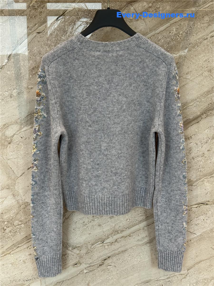 D10r grey embroidered cashmere sweater
