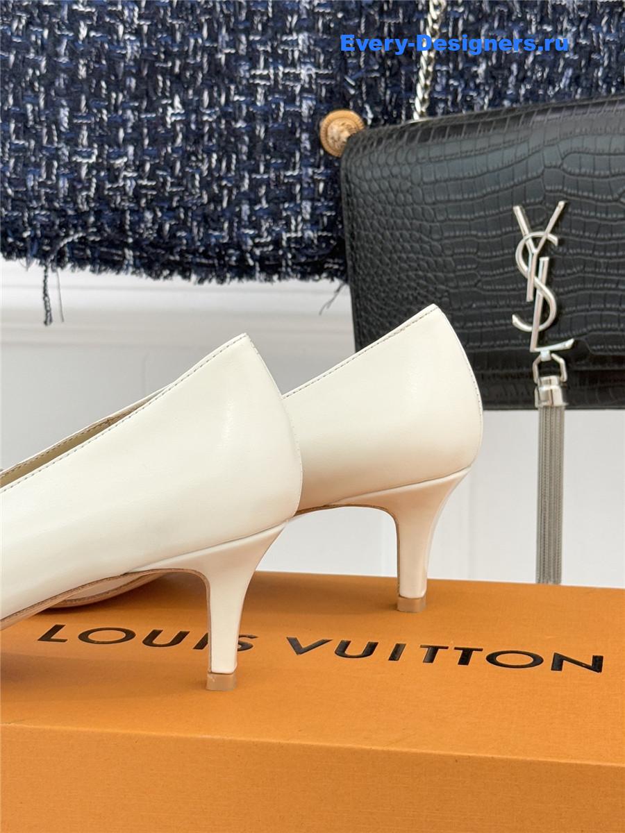 l0vis Vvtt0n white patent leather heel pumps