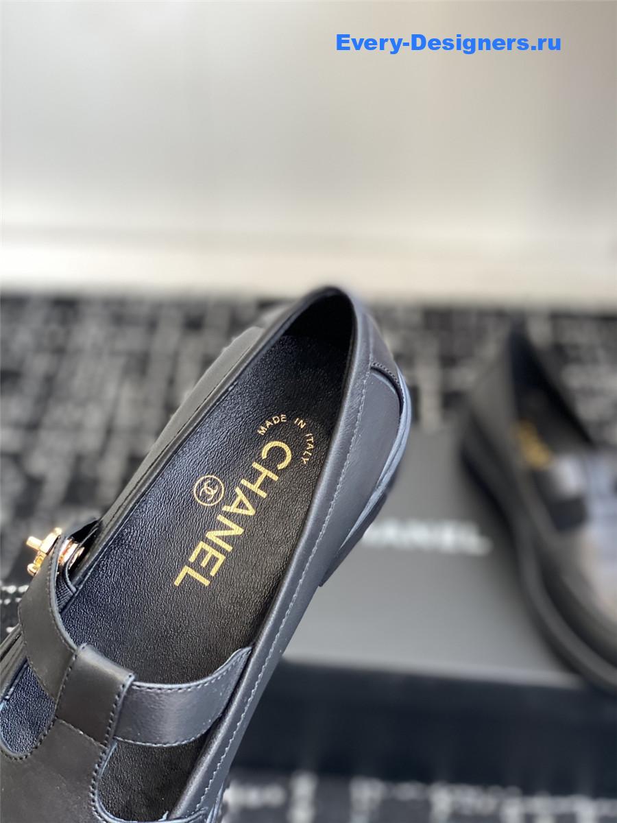 Ch**el black calfskin moccasins