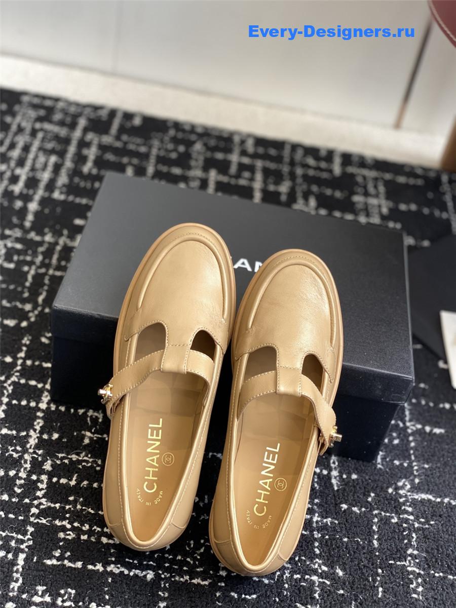 Ch**el beige calfskin moccasins
