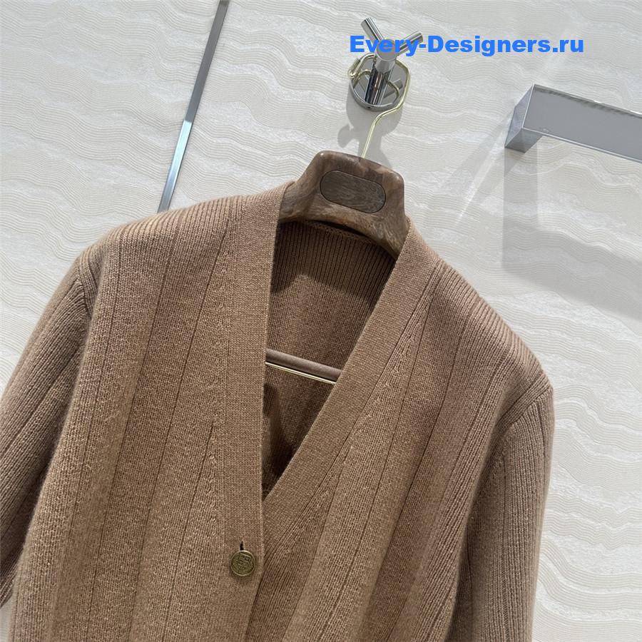 L0r0 P1ana camel cashmere skirt suit