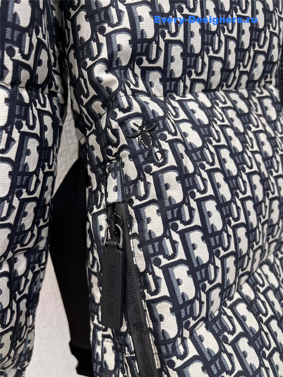 D10r oblique jacquard down jacket