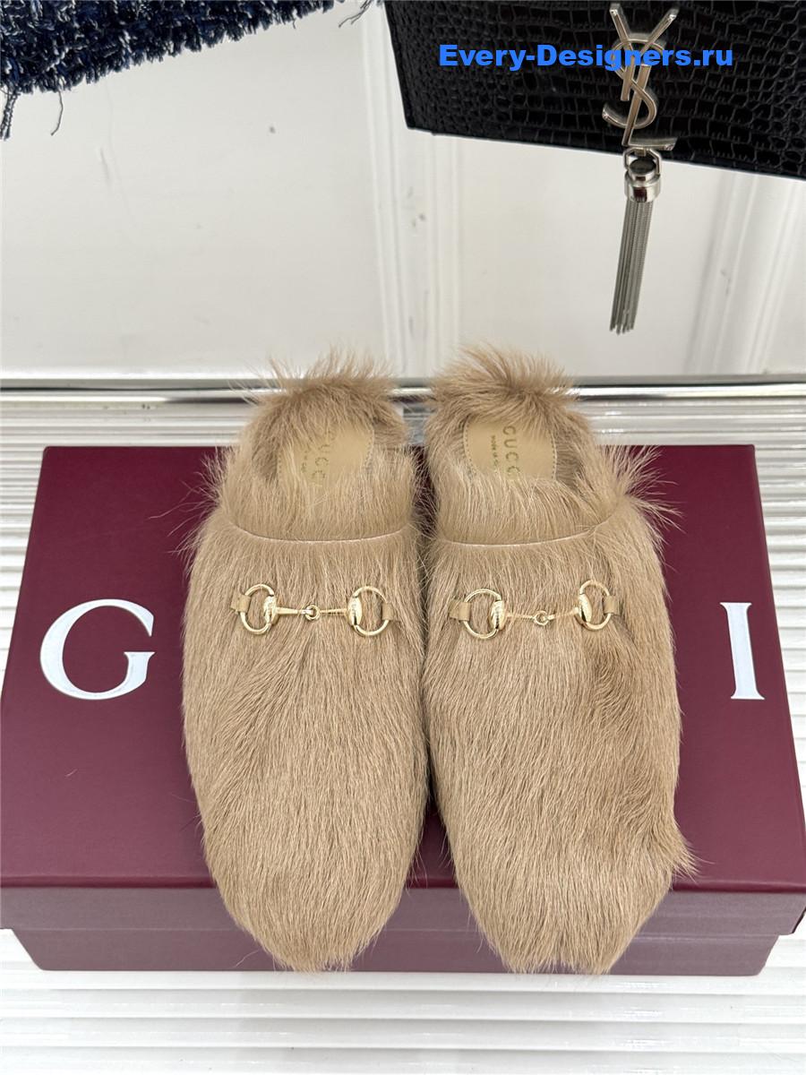 Gvc*1 beige horsebit mule fur slides