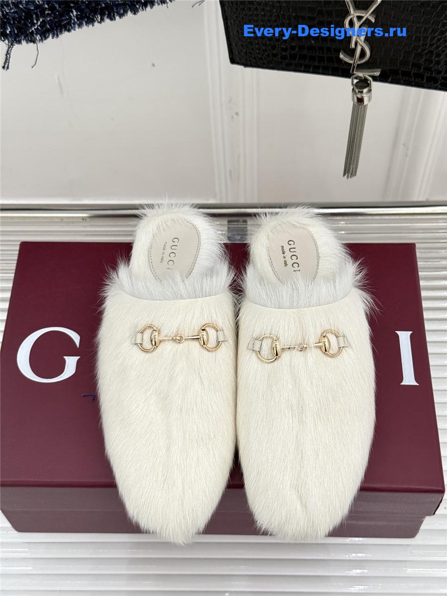 Gvc*1 white horsebit mule fur slides