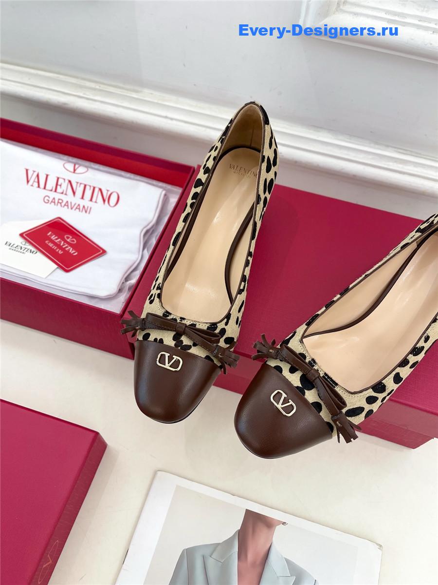 Va1e*ntin0 garavani leopard print mid-heel pumps