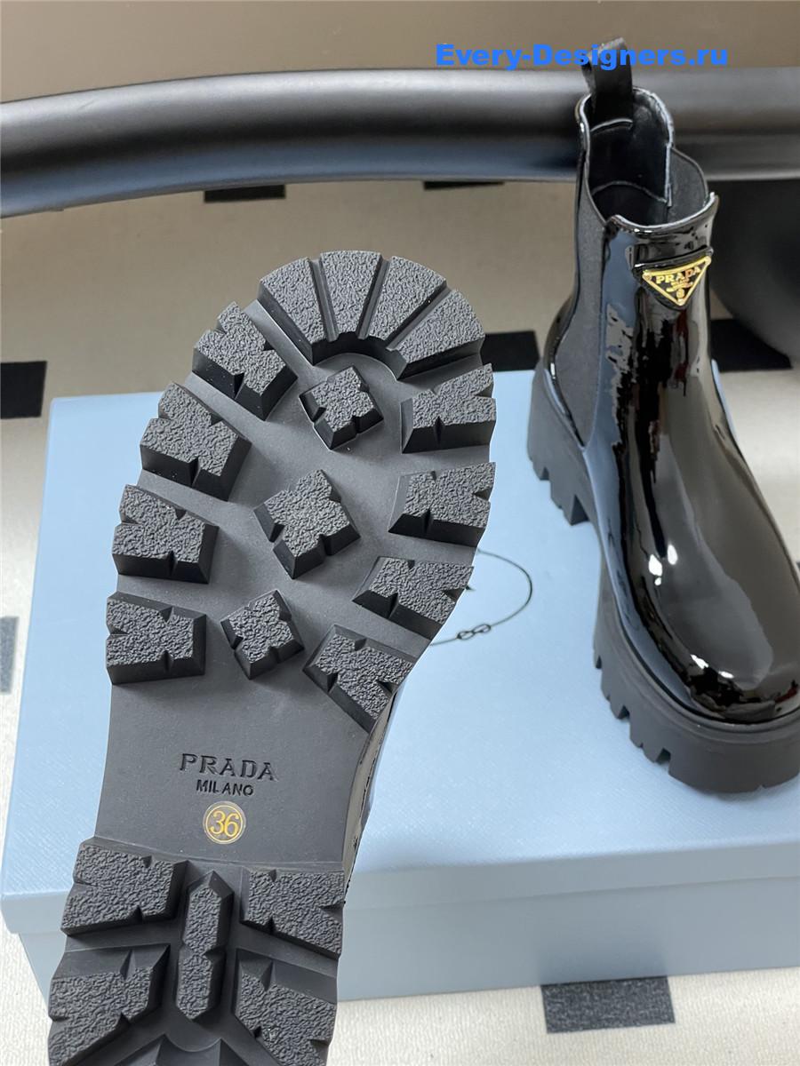 Pra*a black patent oxford chelsea boots