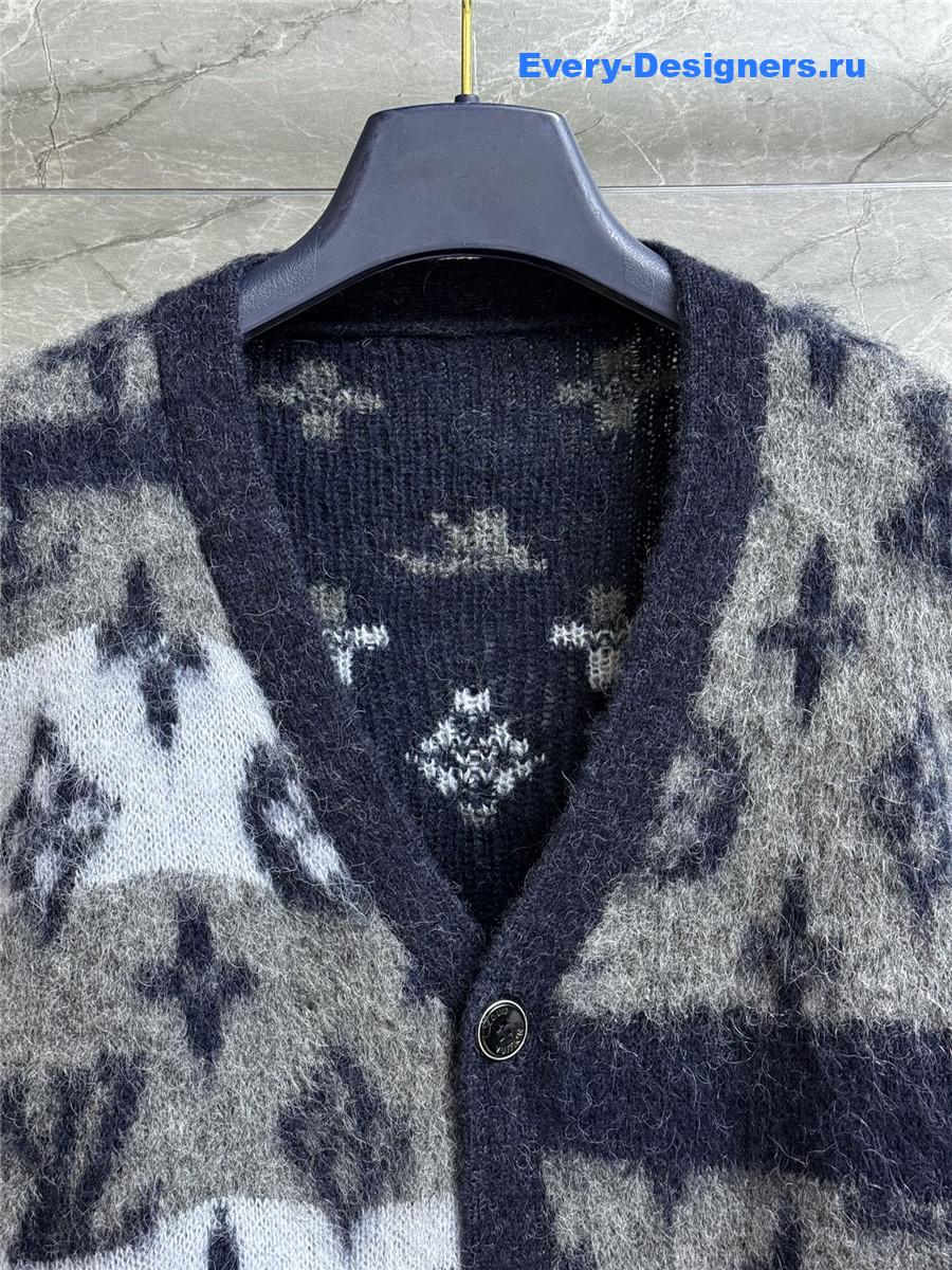 l0vis Vvtt0n gray blue monogram mohair cardigan