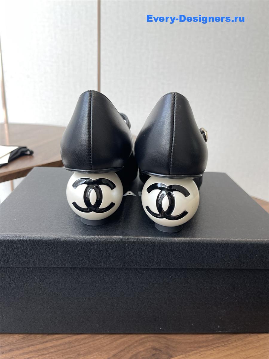 Ch**el black mary jane toe large white pearl sandal