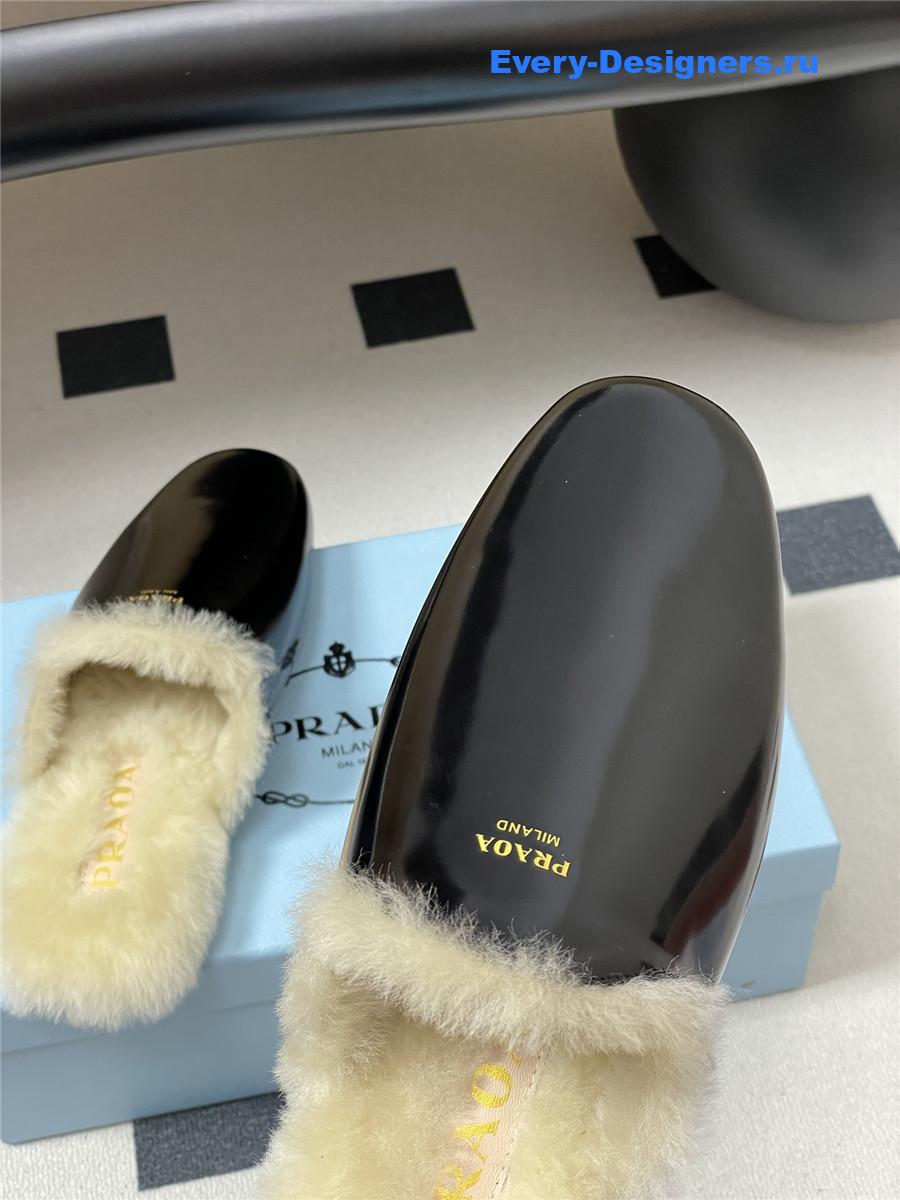 Pra*a black leather mules