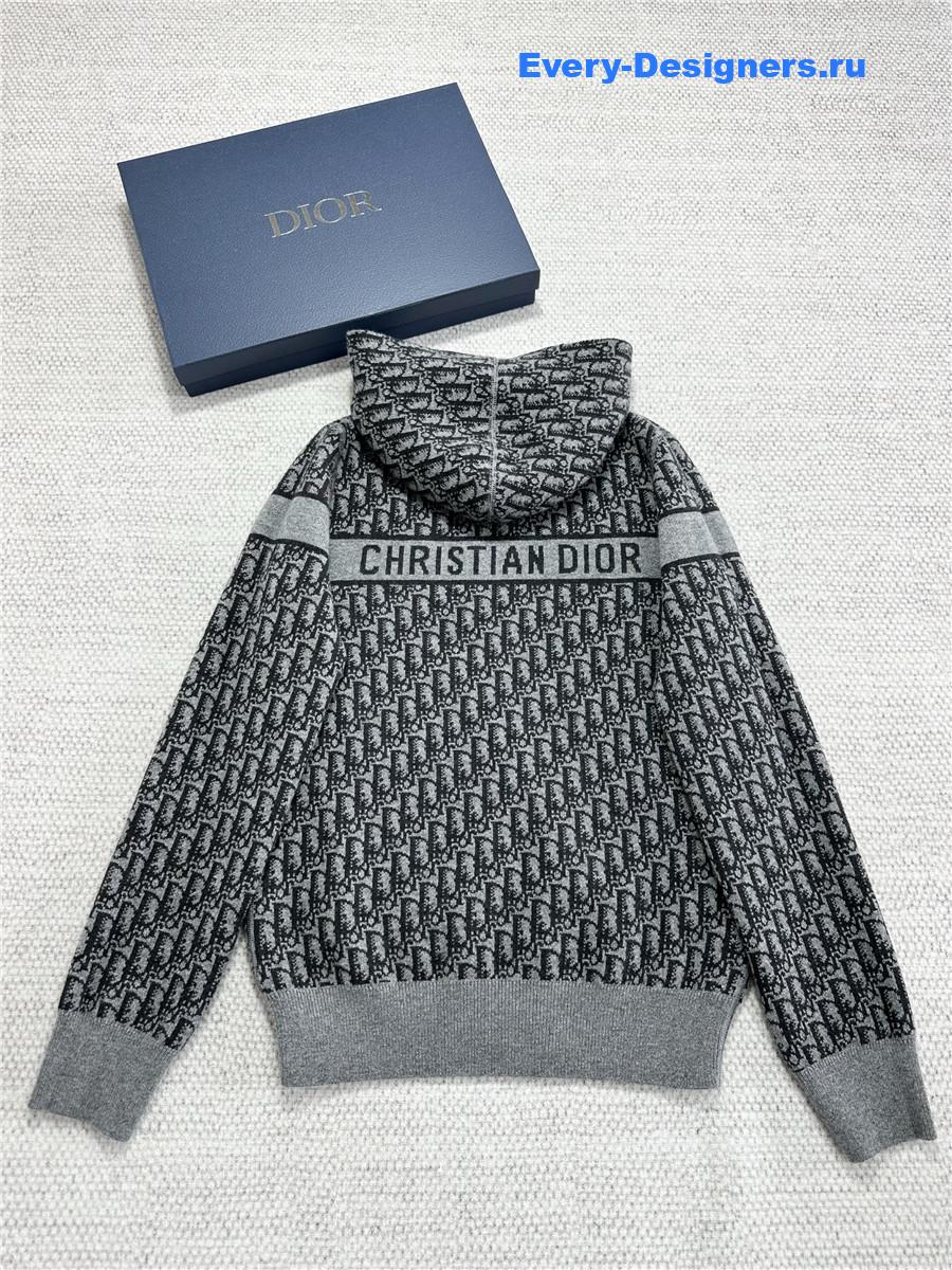 D10r oblique reversible zip-up hooded cardigan