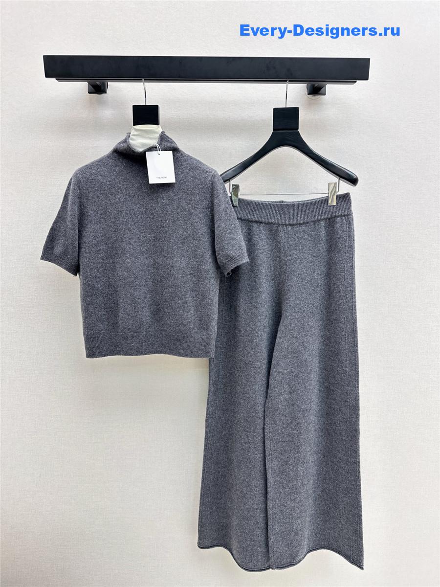 The R0w grey turtleneck short-sleeved suit