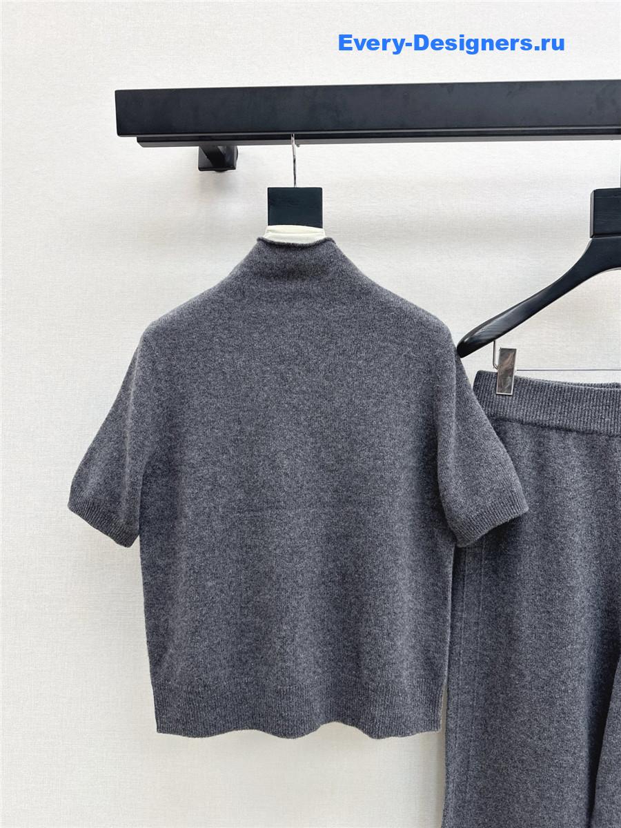 The R0w grey turtleneck short-sleeved suit