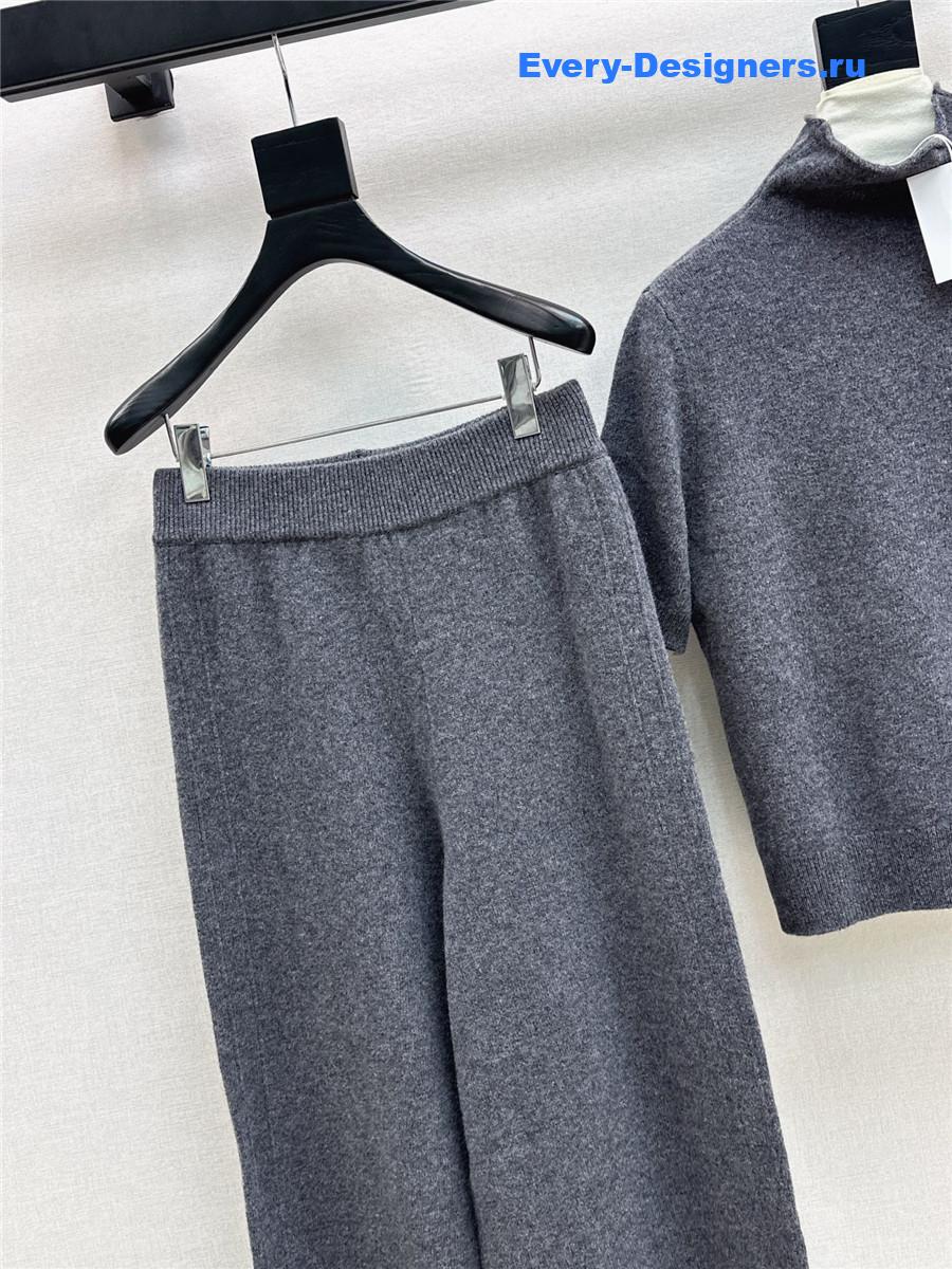 The R0w grey turtleneck short-sleeved suit