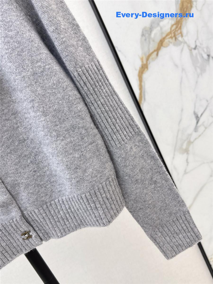 Ch**el logo button grey crew neck knit cardigan