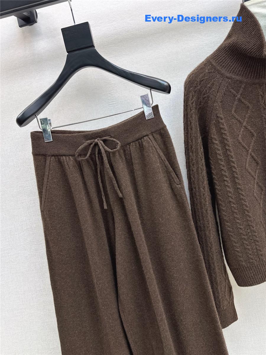 Max Mara Brown Turtleneck Sweater Set
