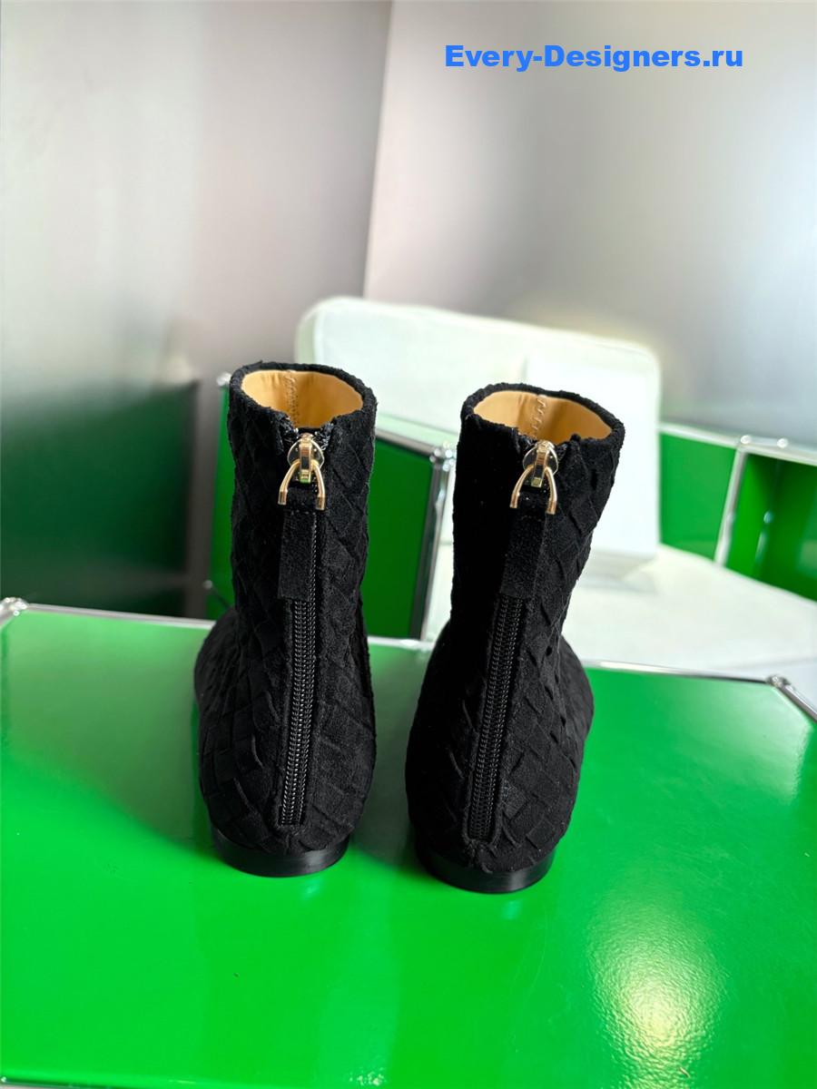 b0tt*ga Ven*ta black atomic intrecciato leather ankle boots