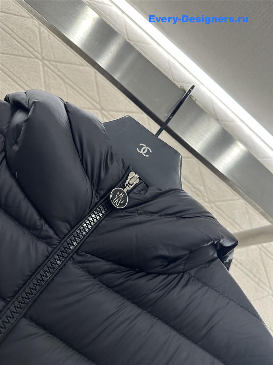 Moncler Black Hede Hooded Short Down Jacket