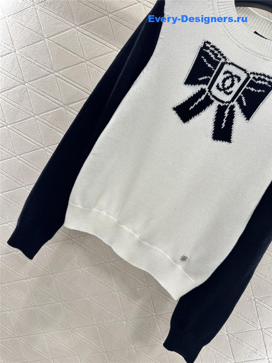 Ch**el white embroidered-bow sweater