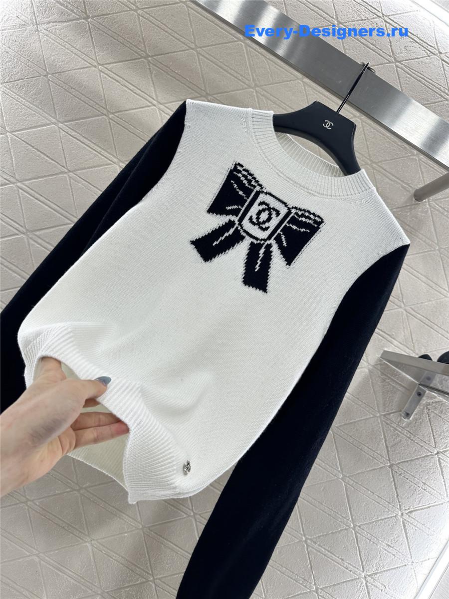 Ch**el white embroidered-bow sweater
