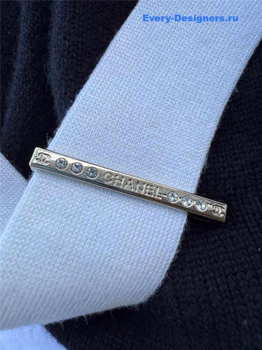 Ch**el contrast bow knit sweater