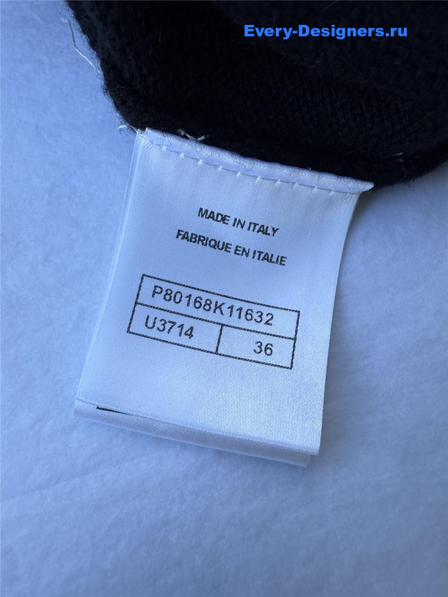 Ch**el contrast bow knit sweater