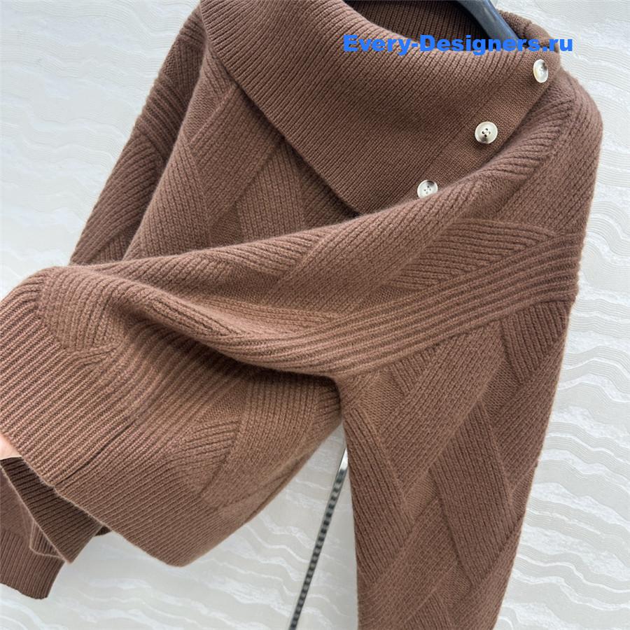 H**me5 brown wool long-sleeve sweater