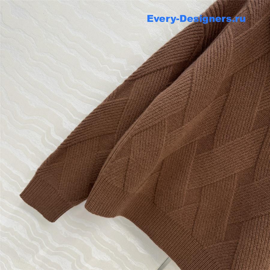 H**me5 brown wool long-sleeve sweater