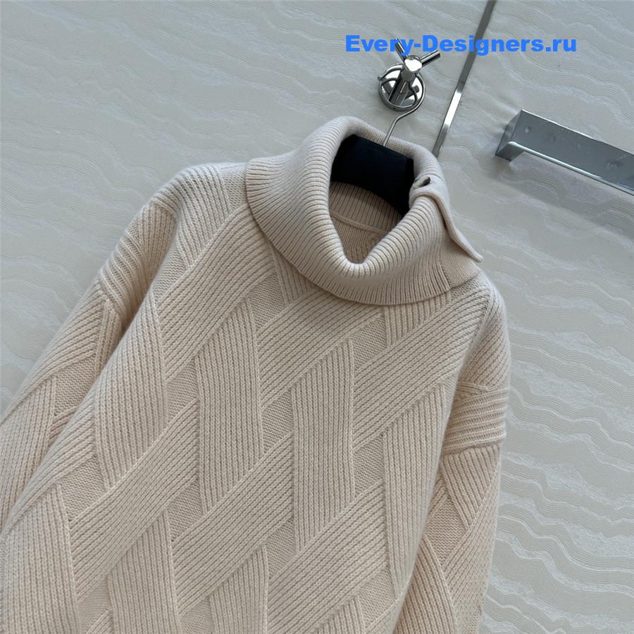H**me5 beige wool long-sleeve sweater