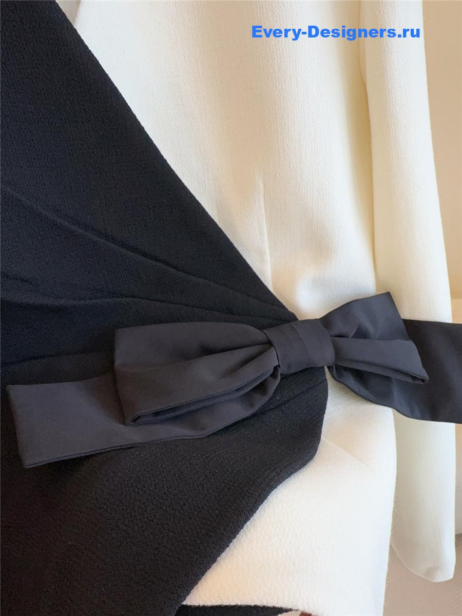 Va1e*ntin0 garavani bow-embellishment blazer