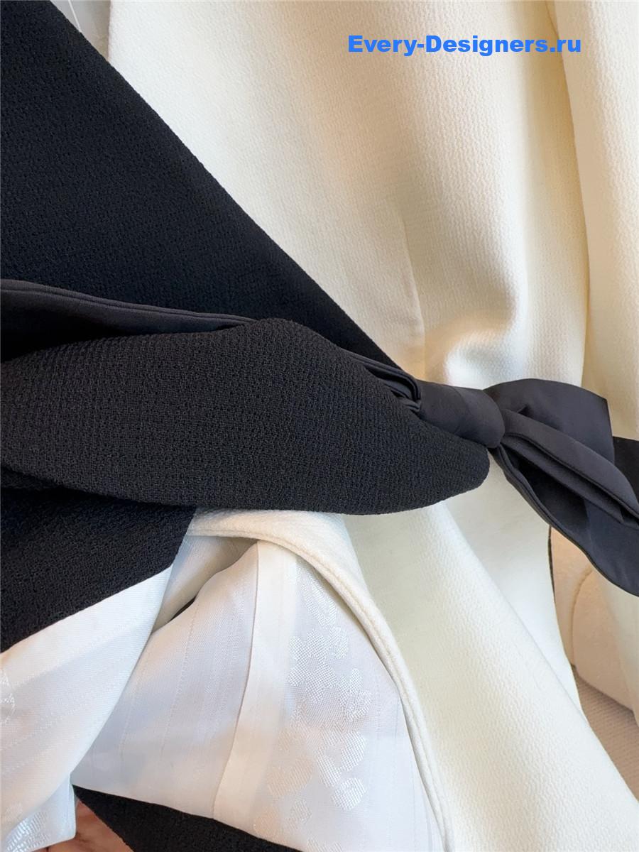 Va1e*ntin0 garavani bow-embellishment blazer