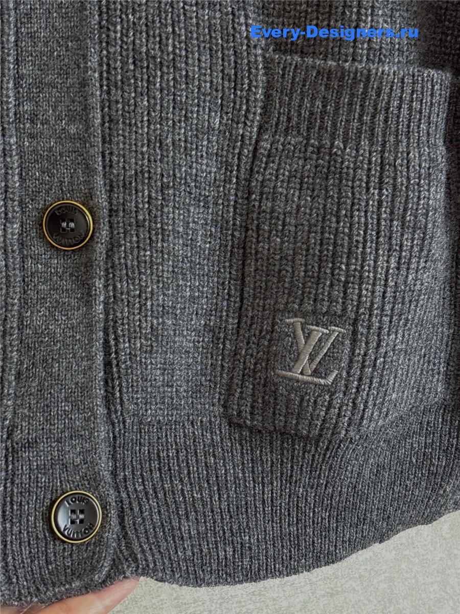 l0vis Vvtt0n grey embroidered signature cashmere cardigan