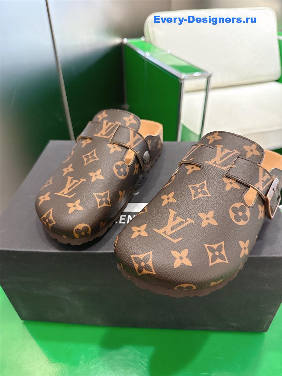l0vis Vvtt0n lv monogram to-go flat comfort clog