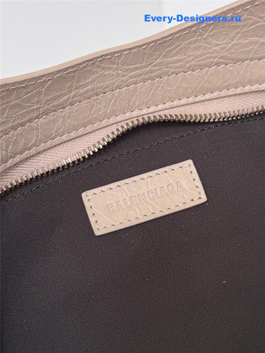 Ba1en*iaga beige le city east west bag