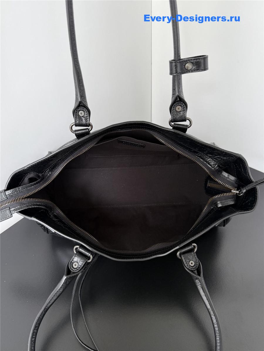 Ba1en*iaga black le city east west bag