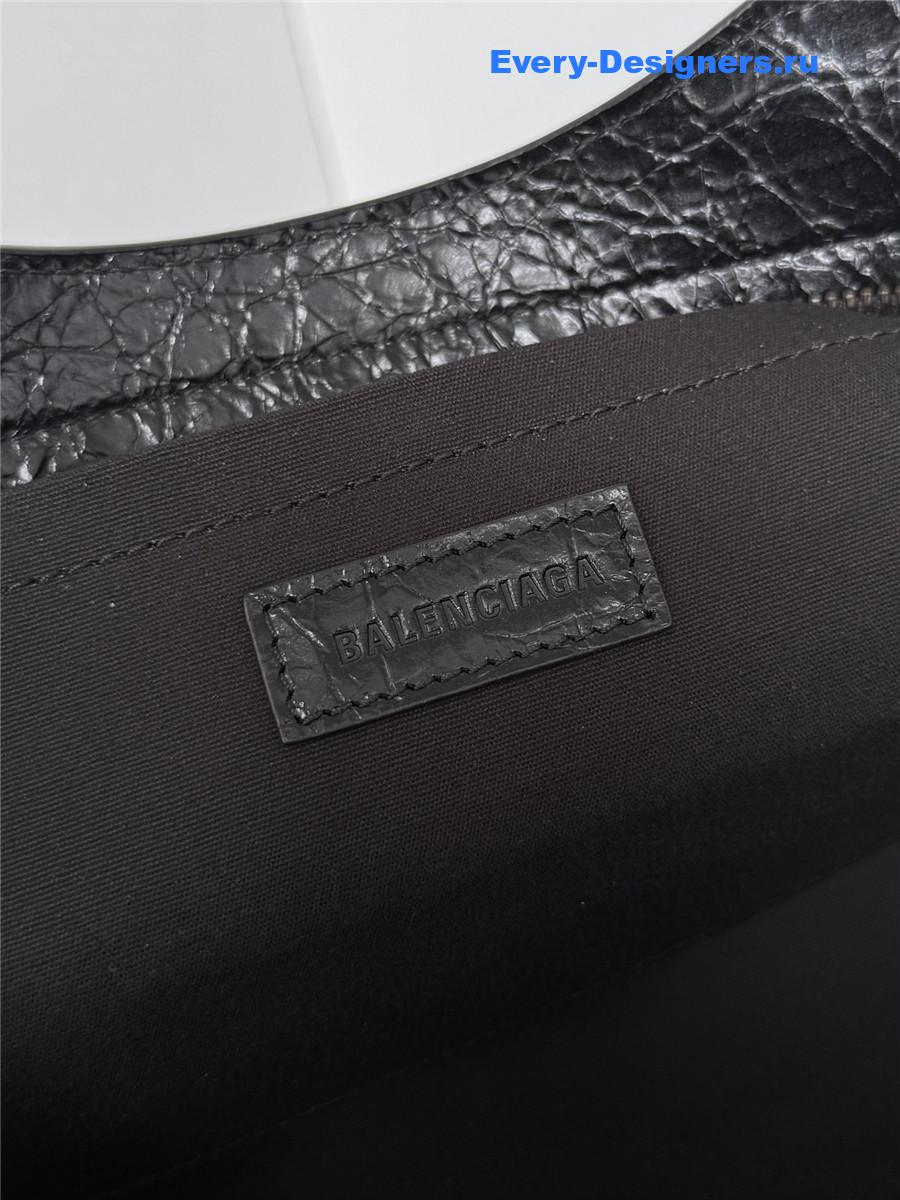 Ba1en*iaga black le city east west bag