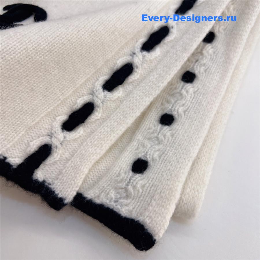 Ch**el white cashmere hat and scarf set