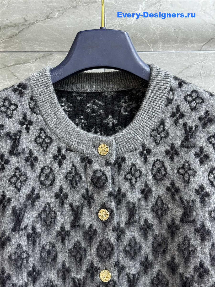 l0vis Vvtt0n grey brushed monogram cardigan