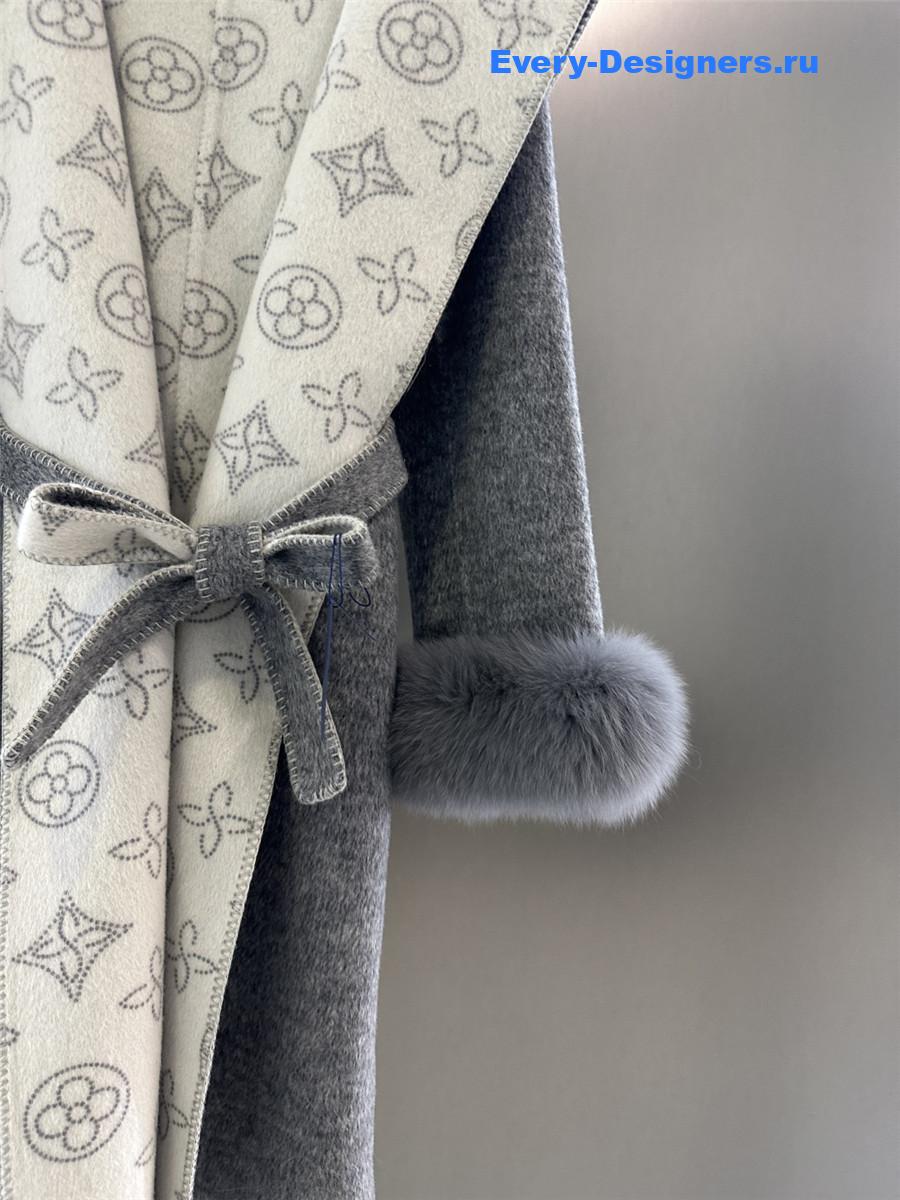 l0vis Vvtt0n grey fox fur hooded wool coat