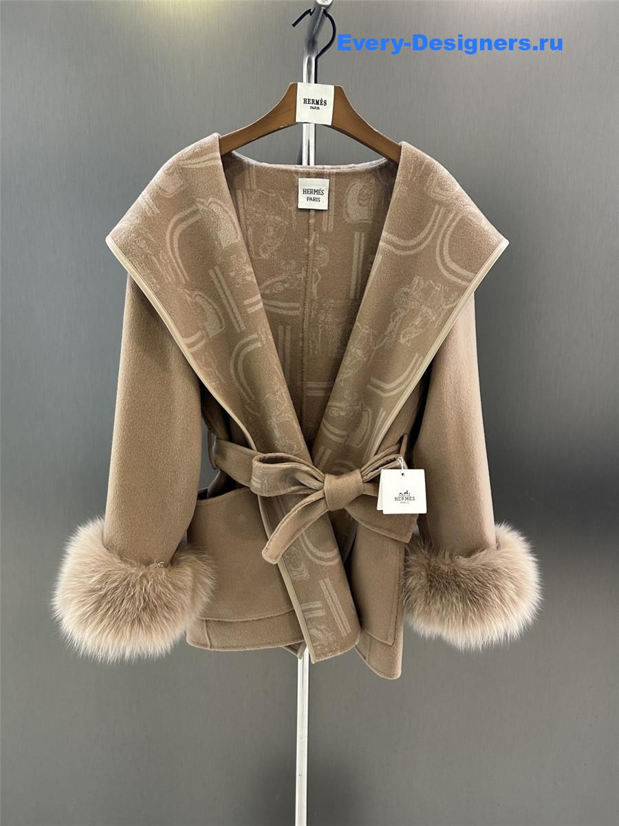 H**me5 camel classic print wool coat