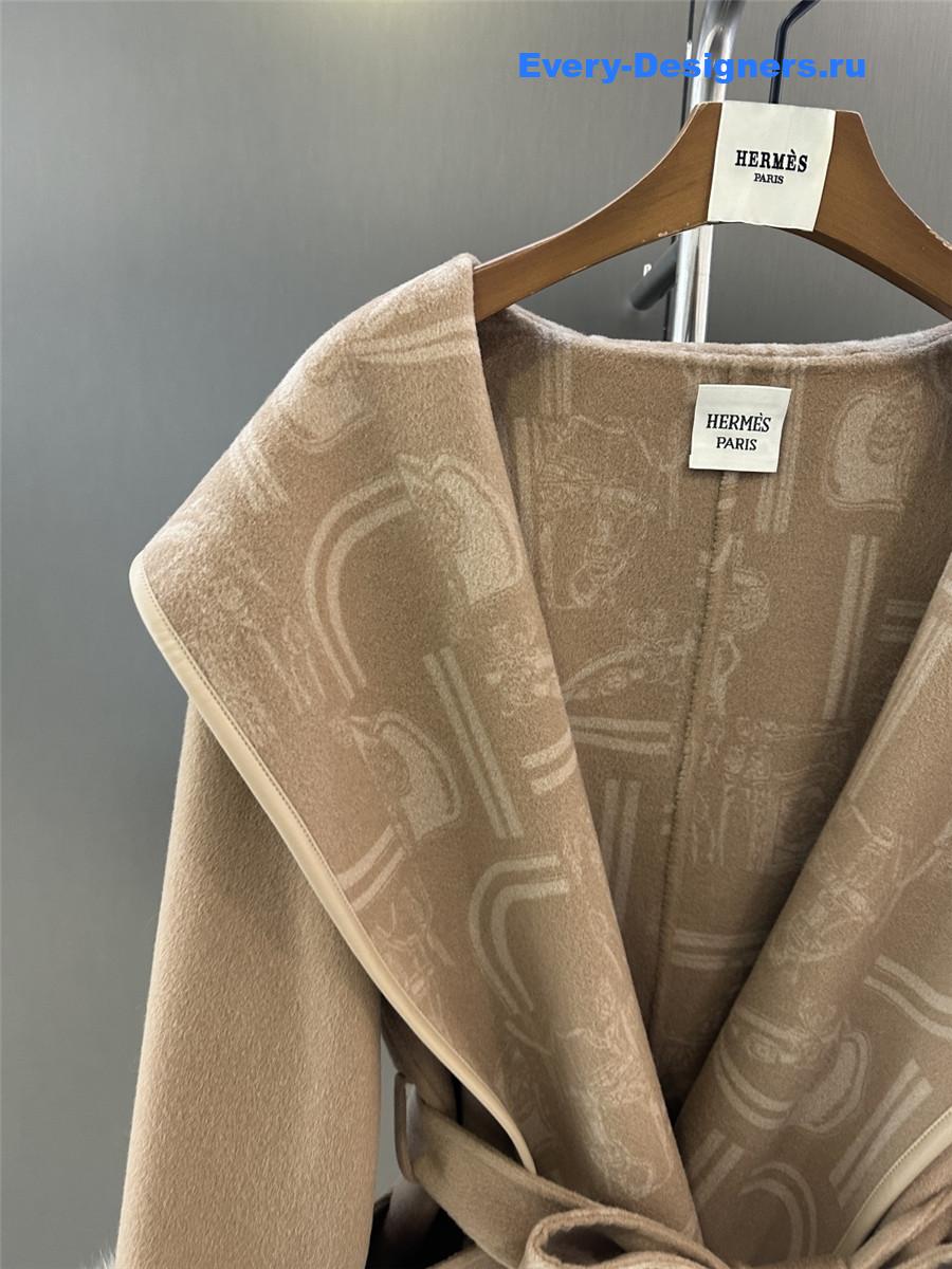 H**me5 camel classic print wool coat
