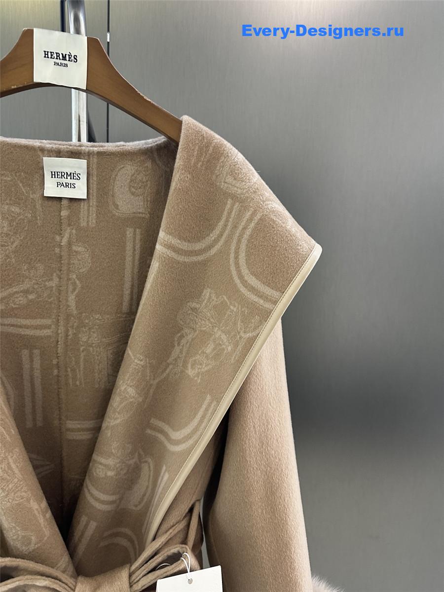 H**me5 camel classic print wool coat