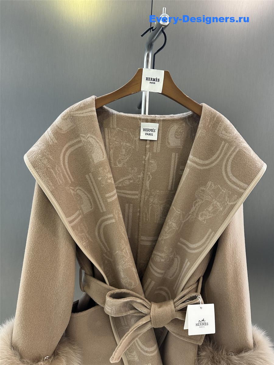 H**me5 camel classic print wool coat