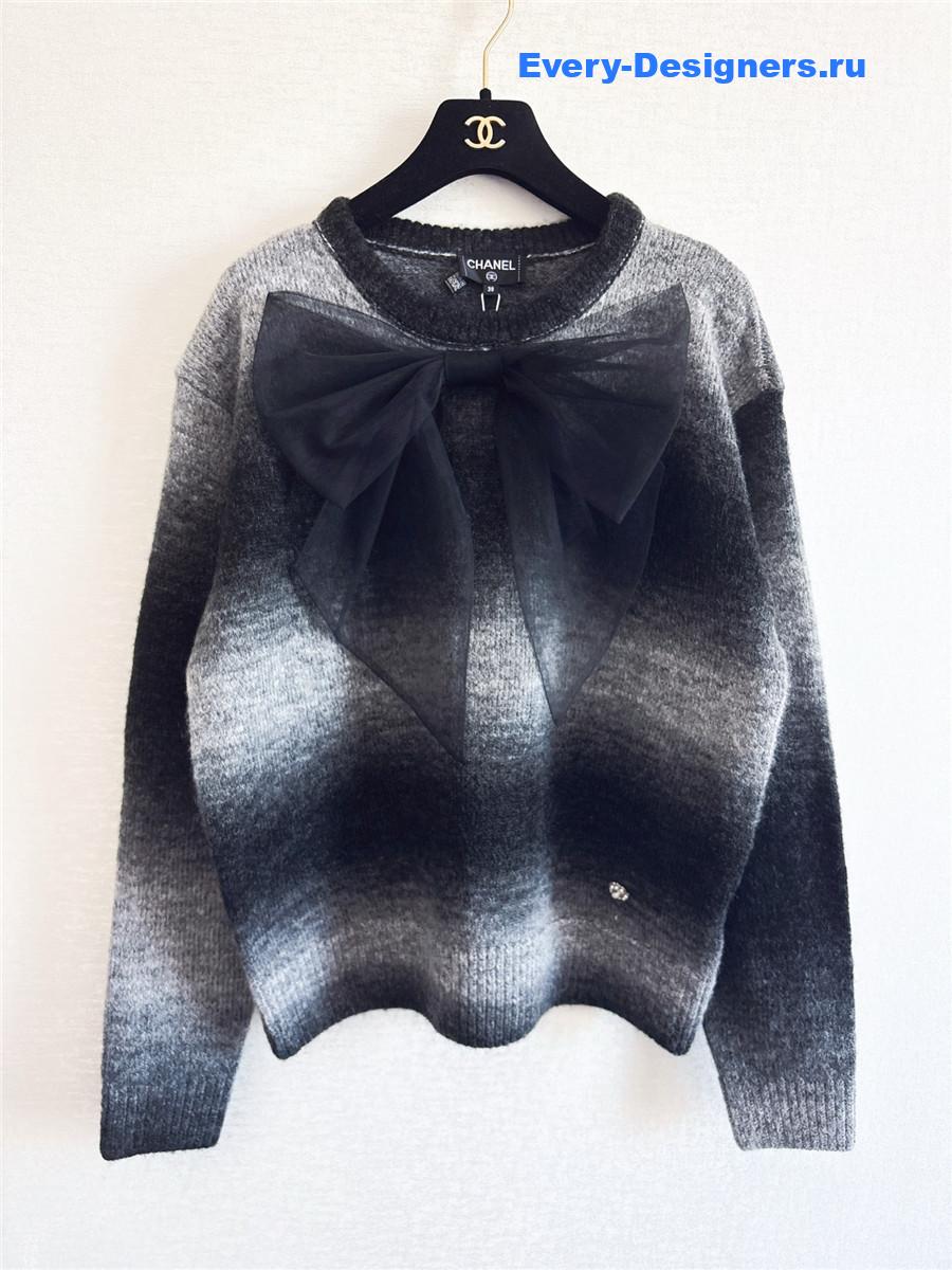 Ch**el gradient bow round neck pullover
